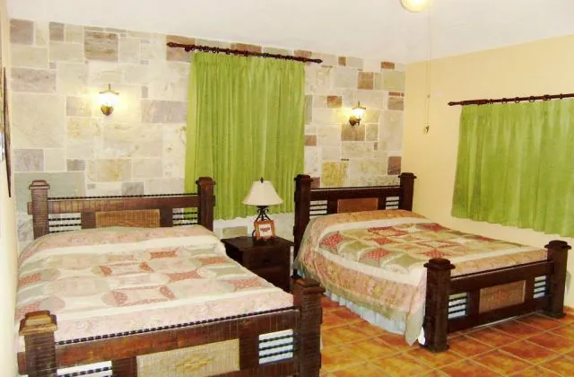 Rancho Las Guazaras room 2 king bed